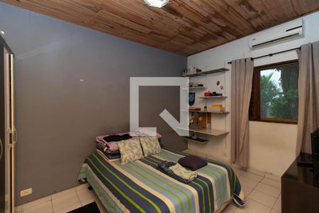 Casa à venda com 300m², 5 quartos e 6 vagas Casa à venda com 300m², 5 quartos e 6 vagasQuarto 4