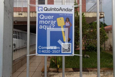 Casa à venda com 300m², 5 quartos e 6 vagas Casa à venda com 300m², 5 quartos e 6 vagasPlaca