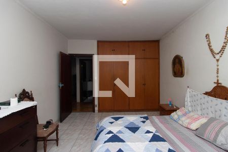 Casa à venda com 300m², 5 quartos e 6 vagas Casa à venda com 300m², 5 quartos e 6 vagasQuarto 2