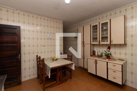 Casa à venda com 300m², 5 quartos e 6 vagas Casa à venda com 300m², 5 quartos e 6 vagasCozinha 2