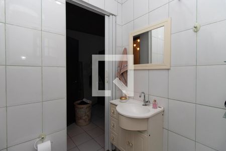 Casa à venda com 300m², 5 quartos e 6 vagas Casa à venda com 300m², 5 quartos e 6 vagasBanheiro 2