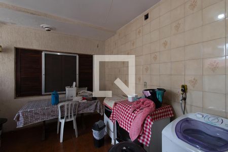 Casa à venda com 300m², 5 quartos e 6 vagas Casa à venda com 300m², 5 quartos e 6 vagasÁrea de Serviço