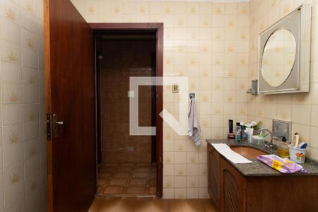 Casa à venda com 300m², 5 quartos e 6 vagas Casa à venda com 300m², 5 quartos e 6 vagasBanheiro Social