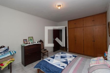 Casa à venda com 300m², 5 quartos e 6 vagas Casa à venda com 300m², 5 quartos e 6 vagasQuarto 2