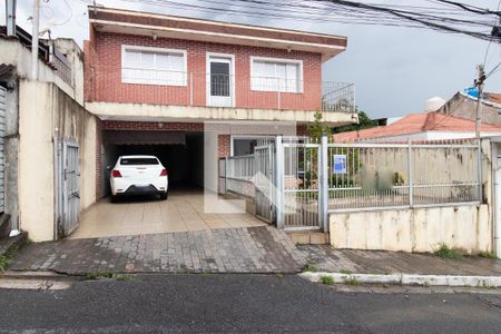 Casa à venda com 300m², 5 quartos e 6 vagas Casa à venda com 300m², 5 quartos e 6 vagasFachada