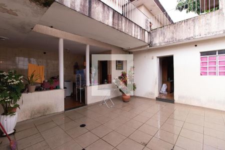 Casa à venda com 300m², 5 quartos e 6 vagas Casa à venda com 300m², 5 quartos e 6 vagasQuintal