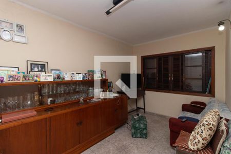 Casa à venda com 300m², 5 quartos e 6 vagas Casa à venda com 300m², 5 quartos e 6 vagasQuarto 6