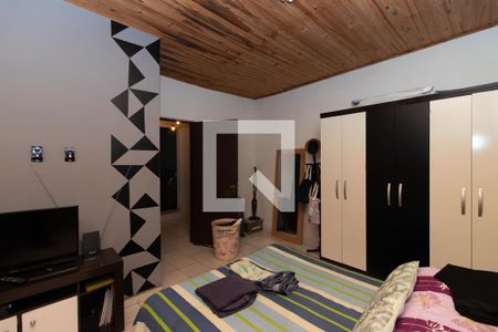 Casa à venda com 300m², 5 quartos e 6 vagas Casa à venda com 300m², 5 quartos e 6 vagasQuarto 4