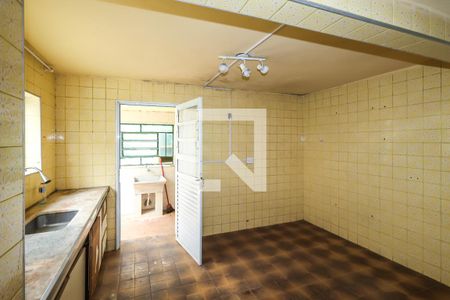 Casa à venda com 250m², 3 quartos e 2 vagas Casa à venda com 250m², 3 quartos e 2 vagasCozinha