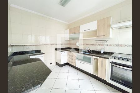 Casa para alugar com 96m², 2 quartos e 2 vagasCozinha