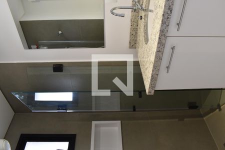 Banheiro de kitnet/studio para alugar com 1 quarto, 33m² em Portão, Curitiba