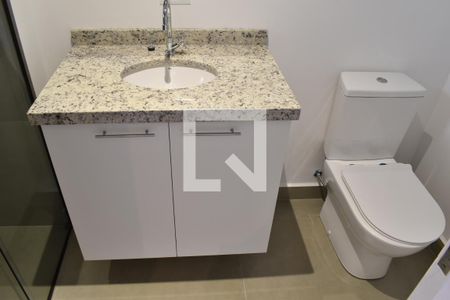 Banheiro de kitnet/studio para alugar com 1 quarto, 33m² em Portão, Curitiba