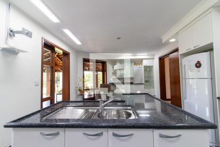 Casa à venda com 7870m², 5 quartos e 5 vagas Casa à venda com 7870m², 5 quartos e 5 vagasCozinha