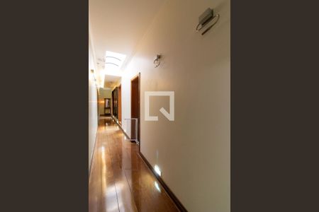 Casa à venda com 7870m², 5 quartos e 5 vagas Casa à venda com 7870m², 5 quartos e 5 vagasLavabo