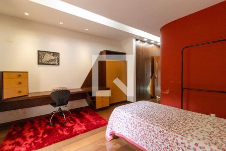 Casa à venda com 7870m², 5 quartos e 5 vagas Casa à venda com 7870m², 5 quartos e 5 vagasQuarto 03