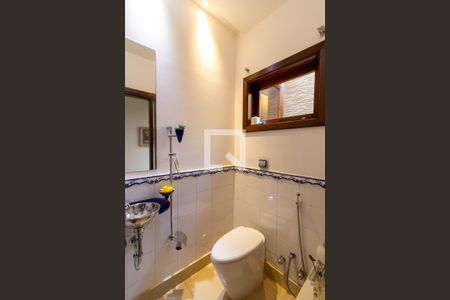 Casa à venda com 7870m², 5 quartos e 5 vagas Casa à venda com 7870m², 5 quartos e 5 vagasLavabo