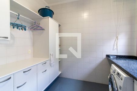 Casa à venda com 7870m², 5 quartos e 5 vagas Casa à venda com 7870m², 5 quartos e 5 vagasÁrea de Serviço