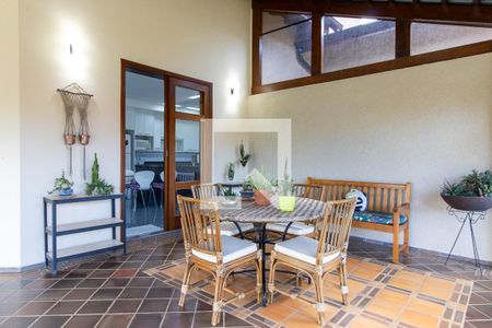 Casa à venda com 7870m², 5 quartos e 5 vagas Casa à venda com 7870m², 5 quartos e 5 vagasÁrea comum