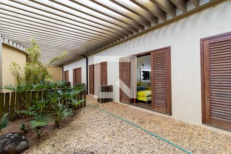 Casa à venda com 7870m², 5 quartos e 5 vagas Casa à venda com 7870m², 5 quartos e 5 vagasQuarto 01