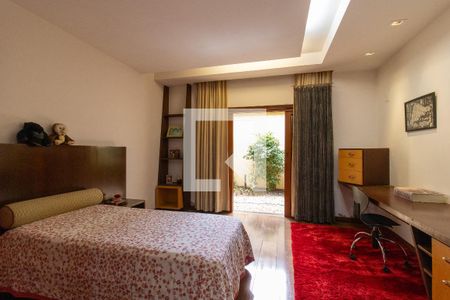 Casa à venda com 7870m², 5 quartos e 5 vagas Casa à venda com 7870m², 5 quartos e 5 vagasQuarto 03