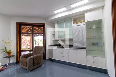 Casa à venda com 7870m², 5 quartos e 5 vagas Casa à venda com 7870m², 5 quartos e 5 vagasCozinha