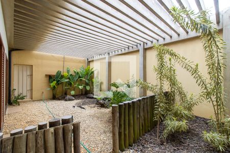 Casa à venda com 7870m², 5 quartos e 5 vagas Casa à venda com 7870m², 5 quartos e 5 vagasQuarto 04