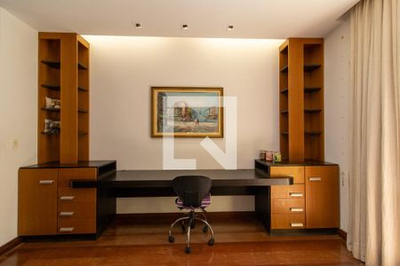 Casa à venda com 7870m², 5 quartos e 5 vagas Casa à venda com 7870m², 5 quartos e 5 vagasQuarto 02