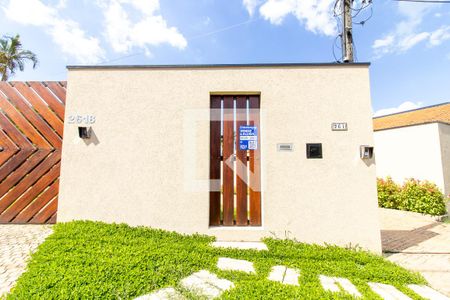 Casa à venda com 7870m², 5 quartos e 5 vagas Casa à venda com 7870m², 5 quartos e 5 vagasFachada