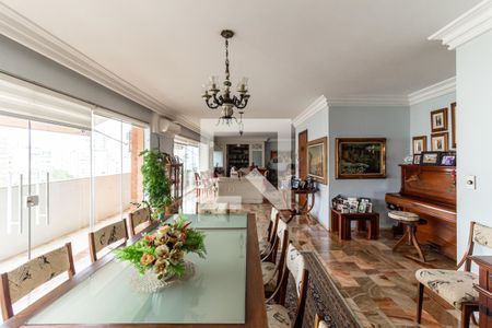 Apartamento à venda com 295m², 3 quartos e 2 vagas Apartamento à venda com 295m², 3 quartos e 2 vagasSala de Jantar