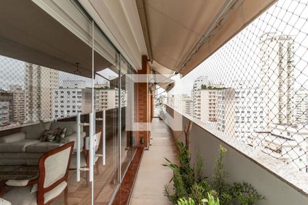 Apartamento à venda com 295m², 3 quartos e 2 vagas Apartamento à venda com 295m², 3 quartos e 2 vagasVaranda