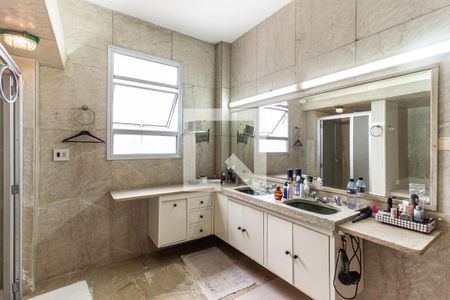 Apartamento à venda com 295m², 3 quartos e 2 vagas Apartamento à venda com 295m², 3 quartos e 2 vagasBanheiro da Suíte 3