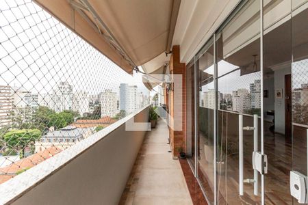 Apartamento à venda com 295m², 3 quartos e 2 vagas Apartamento à venda com 295m², 3 quartos e 2 vagasVaranda