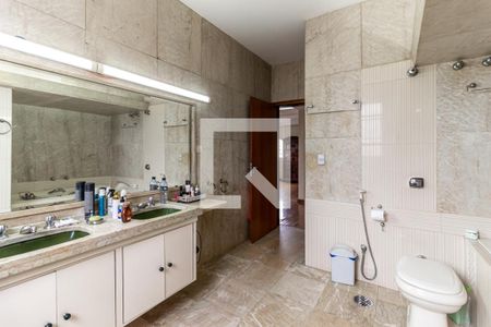 Apartamento à venda com 295m², 3 quartos e 2 vagas Apartamento à venda com 295m², 3 quartos e 2 vagasBanheiro da Suíte 3