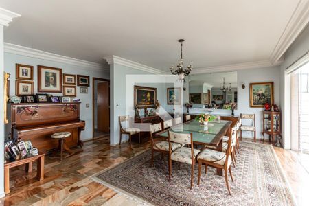 Apartamento à venda com 295m², 3 quartos e 2 vagas Apartamento à venda com 295m², 3 quartos e 2 vagasSala de Jantar