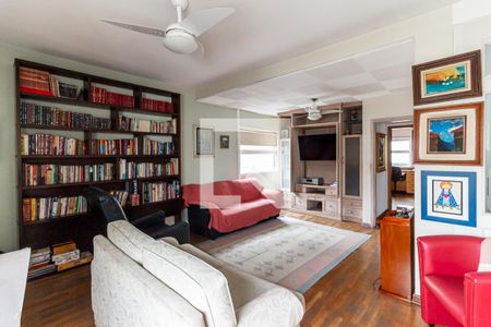 Apartamento à venda com 295m², 3 quartos e 2 vagas Apartamento à venda com 295m², 3 quartos e 2 vagasSala de Televisão