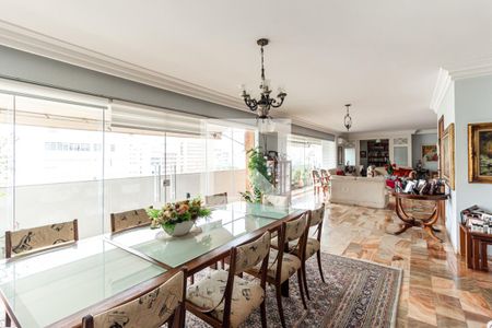 Apartamento à venda com 295m², 3 quartos e 2 vagas Apartamento à venda com 295m², 3 quartos e 2 vagasSala de Jantar