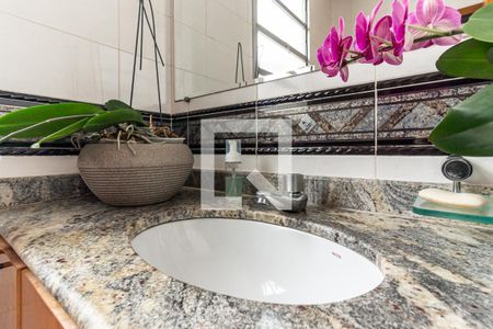 Apartamento à venda com 295m², 3 quartos e 2 vagas Apartamento à venda com 295m², 3 quartos e 2 vagasBanheiro da Suíte 1