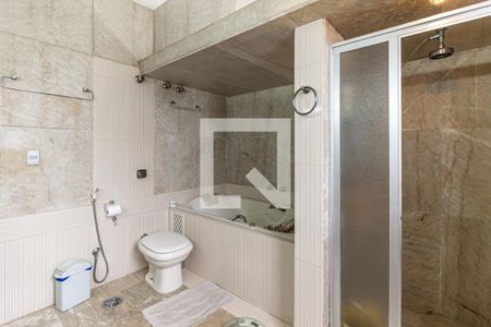 Apartamento à venda com 295m², 3 quartos e 2 vagas Apartamento à venda com 295m², 3 quartos e 2 vagasBanheiro da Suíte 3