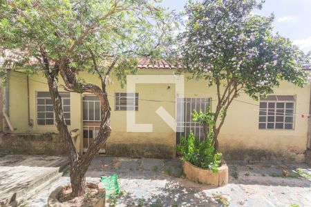 Casa à venda com 210m², 3 quartos e 2 vagasCasa dos Fundos