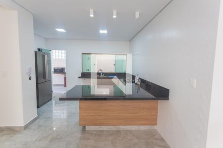Casa à venda com 210m², 3 quartos e 2 vagasCozinha