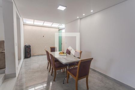 Casa à venda com 210m², 3 quartos e 2 vagasCopa