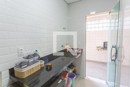 Casa à venda com 210m², 3 quartos e 2 vagasÁrea de Serviço