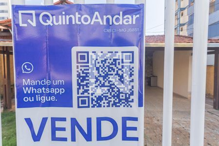 Casa à venda com 210m², 3 quartos e 2 vagasPlaquinha Instalada