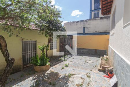 Casa à venda com 210m², 3 quartos e 2 vagasQuintal