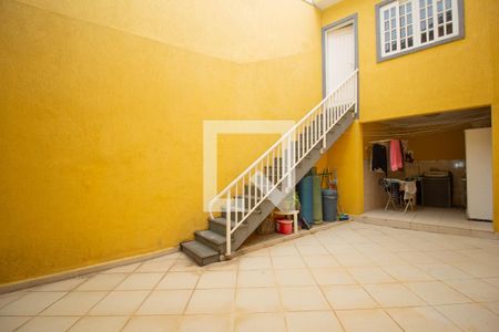 Casa à venda com 134m², 4 quartos e 2 vagas Casa à venda com 134m², 4 quartos e 2 vagasQuintal