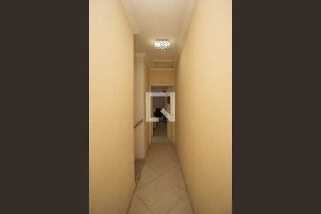 Casa à venda com 134m², 4 quartos e 2 vagas Casa à venda com 134m², 4 quartos e 2 vagasCorredor