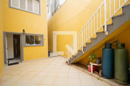 Casa à venda com 134m², 4 quartos e 2 vagas Casa à venda com 134m², 4 quartos e 2 vagasQuintal