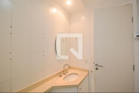 Apartamento à venda com 107m², 3 quartos e 2 vagas Apartamento à venda com 107m², 3 quartos e 2 vagasBanheiro Social