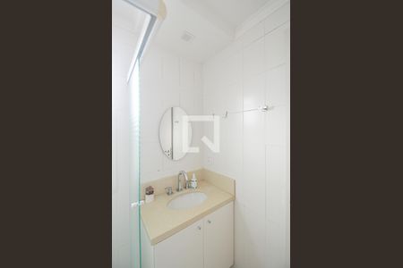 Apartamento à venda com 107m², 3 quartos e 2 vagas Apartamento à venda com 107m², 3 quartos e 2 vagasBanheiro da Suíte