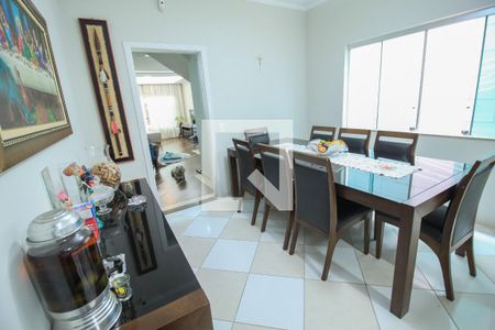 Casa à venda com 175m², 3 quartos e 4 vagasCopa